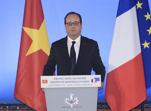Tổng thống Pháp Francois Hollande phát biểu với sinh viên trường Đại học Quốc gia Hà Nội về chủ đề: “Tương lai chung của Pháp và Việt Nam”. Ảnh: Phạm Kiên – TTXVN Tổng thống Pháp Francois Hollande phát biểu với sinh viên trường Đại học Quốc gia Hà Nội về chủ đề: “Tương lai chung của Pháp và Việt Nam”. Ảnh: Phạm Kiên – TTXVN