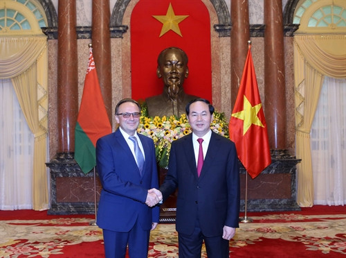 Chiều 6/9/2016, tại Phủ Chủ tịch, Chủ tịch nước Trần Đại Quang tiếp Ngài Vladimir Anatolyevich Goshin, Đại sứ Đặc mệnh toàn quyền Cộng hòa Belarus đến trình Quốc thư. Ảnh: Nhan Sáng-TTXVN