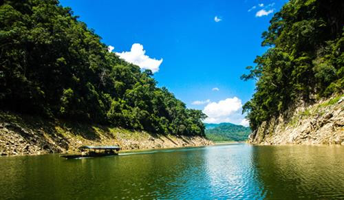 Du lịch lòng hồ Thủy điện Tuyên Quang có khả năng kết nối với các tỉnh Hà Giang, Bắc Kạn... Ảnh tuyenquang.gov.vn