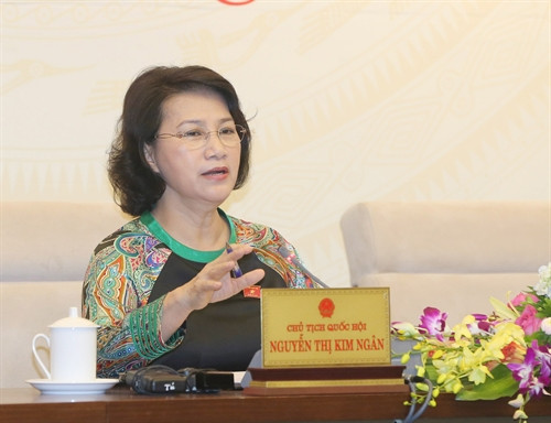 Chủ tịch Quốc hội Nguyễn Thị Kim Ngân trả lời câu hỏi của các phóng viên. Ảnh: Trọng Đức- TTXVN