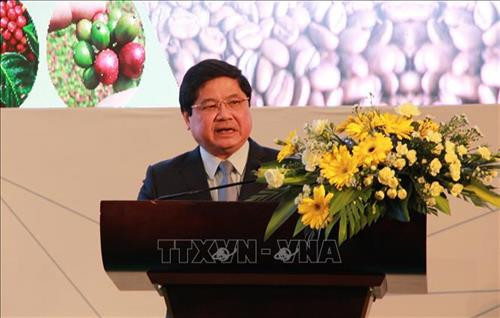 Thứ trưởng Bộ NN và PTNT Lê Quốc Doanh (giữa) phát biểu tại hội thảo. Ảnh: Phạm Cường-TTXVN Thứ trưởng Bộ NN và PTNT Lê Quốc Doanh (giữa) phát biểu tại hội thảo. Ảnh: Phạm Cường-TTXVN
