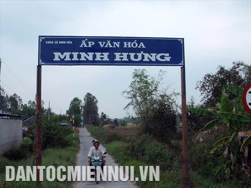 Đường giao thông nông thôn về các ấp ở xã Minh Hòa ngày được xây dựng hoàn thiện Đường giao thông nông thôn về các ấp ở xã Minh Hòa ngày được xây dựng hoàn thiện