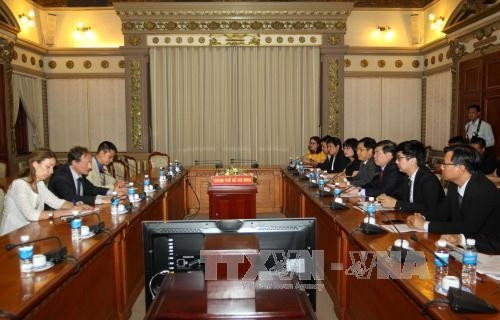 Quang cảnh buổi làm việc. Ảnh: Thanh Vũ-TTXVN