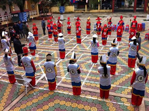 Cờ người là một trò chơi dân gian đầy chất trí tuệ. Ảnh:vtv.vn