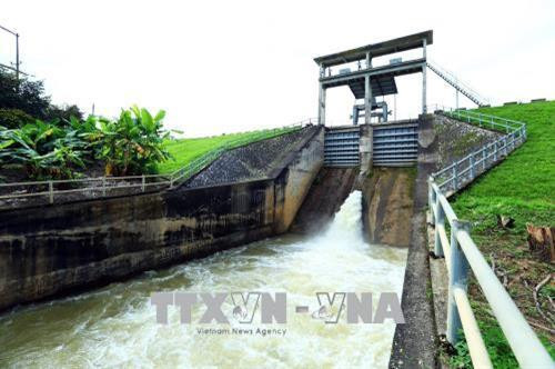 Cống xả hồ chứa nước Huổi Phạ. Ảnh: Phan Tuấn Anh - TTXVN
