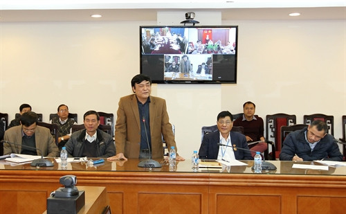 Đồng chí Nhan Hữu Sinh, Bí thư Chi bộ Cụm Tây Bắc phát biểu tại hội nghị.. Ảnh: Quốc Khánh- TTXVN