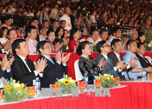 Chủ tịch Quốc hội Nguyễn Thị Kim Ngân và các đại biểu dự Lễ hội. Ảnh: Trọng Đức - TTXVN