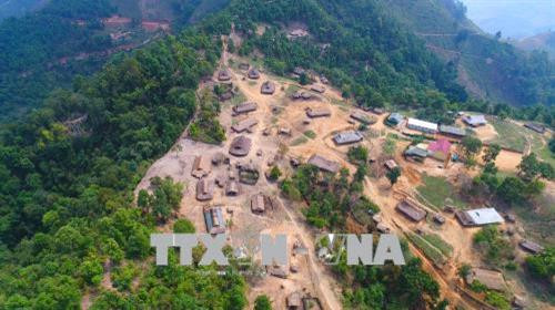 Toàn cảnh bản Pú Vang. Ảnh: Xuân Tư - TTXVN Toàn cảnh bản Pú Vang. Ảnh: Xuân Tư - TTXVN