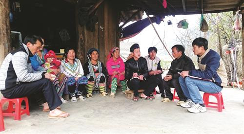 Người dân Lai Châu gắn quyền lợi với rừng ảnh 3