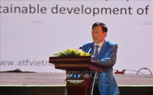 Bộ trưởng Bộ Văn hoá, Thể thao và Du lịch Nguyễn Ngọc Thiện phát biểu tại lễ khai mạc. Ảnh: Trung Nguyên - TTXVN