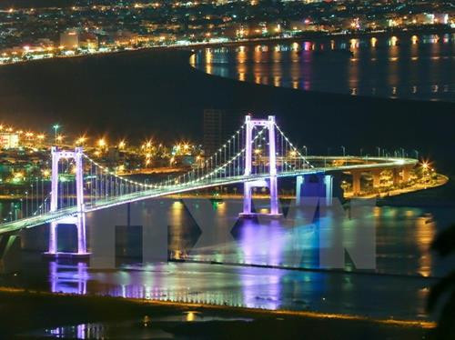 Đà Nẵng về đêm. Ảnh: Trần Lê Lâm - TTXVN