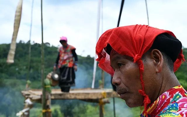 Nghi lễ cấp sắc 12 đèn gồm nhiều lễ cúng quan trọng, diễn ra trong không gian văn hóa mang đậm bản sắc dân tộc Dao, được trang trí công phu. Ảnh: Duy Linh Nghi lễ cấp sắc 12 đèn gồm nhiều lễ cúng quan trọng, diễn ra trong không gian văn hóa mang đậm bản sắc dân tộc Dao, được trang trí công phu. Ảnh: Duy Linh