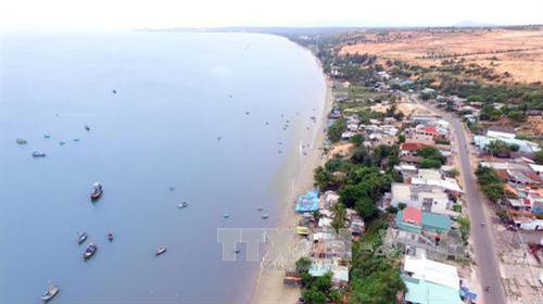 Phong cảnh bờ biển Mũi Né, Phan Thiết (Bình Thuận). Ảnh: Mạnh Linh - TTXVN Phong cảnh bờ biển Mũi Né, Phan Thiết (Bình Thuận). Ảnh: Mạnh Linh - TTXVN