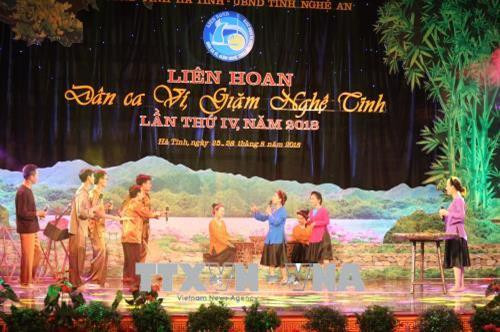 Một tiết mục được công diễn tại đêm bế mạc. Ảnh: Hoàng Ngà - TTXVN