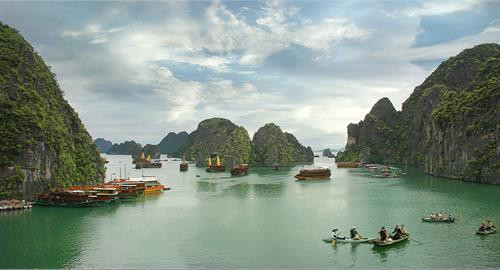 Hạ Long- điểm du lịch hấp dẫn du khách khi tới Quảng Ninh. Ảnh: TTXVN