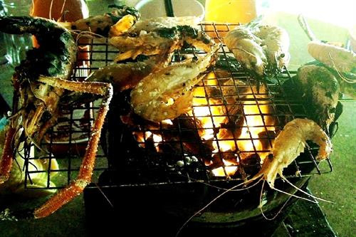 Tôm càng xanh nướng vỉ. Tôm càng xanh nướng vỉ.