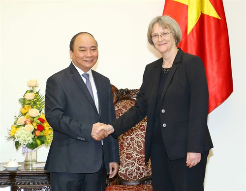 Thủ tướng Chính phủ Nguyễn Xuân Phúc tiếp bà Catharine Drew Gilpin Faust, Hiệu trưởng Đại học Harvard (Hoa Kỳ) đang thăm và làm việc tại Việt Nam. Ảnh: Doãn Tấn - TTXVN
