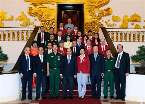 Thủ tướng Nguyễn Xuân Phúc với đoàn thể thao tham dự Olympic 2016. Ảnh: Thống Nhất-TTXVN