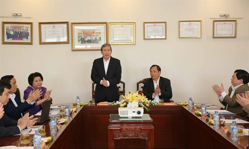 Đồng chí Đinh Thế Huynh phát biểu tại buổi làm việc với công ty cổ phần Đại An. Ảnh: Phương Hoa – TTXVN