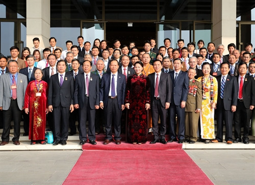 Chủ tịch Quốc hội Nguyễn Thị Kim Ngân với các đại biểu. Ảnh: Trọng Đức – TTXVN