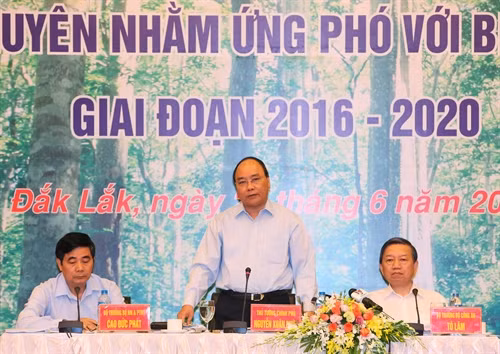 Thủ tướng Nguyễn Xuân Phúc phát biểu chỉ đạo hội nghị. Ảnh: Thống Nhất-TTXVN Thủ tướng Nguyễn Xuân Phúc phát biểu chỉ đạo hội nghị. Ảnh: Thống Nhất-TTXVN