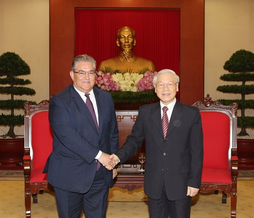 Chiều 11/7/2016, tại Trụ sở Trung ương Đảng, Tổng Bí thư Nguyễn Phú Trọng tiếp Tổng Bí thư Đảng Cộng sản Hy Lạp Dimitrios Koutsoumpas đang thăm và làm việc tại Việt Nam. Ảnh: Trí Dũng –TTXVN