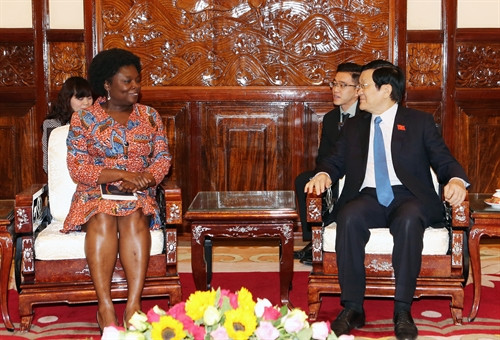 Chủ tịch, Chủ tịch nước Trương Tấn Sang tiếp bà Victoria Kwakwa, Giám đốc Quốc gia Ngân hàng Thế giới (WB)tại Việt Nam. Ảnh: Nguyễn Khang – TTXVN Chủ tịch, Chủ tịch nước Trương Tấn Sang tiếp bà Victoria Kwakwa, Giám đốc Quốc gia Ngân hàng Thế giới (WB)tại Việt Nam. Ảnh: Nguyễn Khang – TTXVN