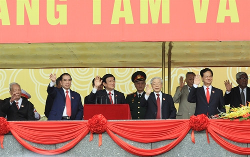 . Sáng 2/9/2015, Lễ mít tinh, diễu binh, diễu hành cấp Quốc gia kỷ niệm 70 năm Ngày Cách mạng Tháng Tám (19/8/1945-19/8/2015) và Quốc khánh (2/9/1945-2/9/2015) được tổ chức trọng thể tại Quảng trường Ba Đình, Hà Nội. Trong ảnh: Lãnh đạo Đảng, Nhà nước tham dự Lễ kỷ niệm.