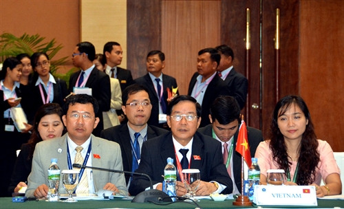 Đoàn đại biểu Việt Nam dự kỳ họp. Ảnh: Xuân Khu- TTXVN tại Phnompenh