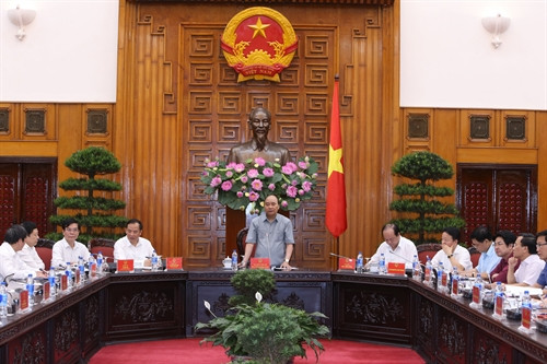 Thủ tướng Nguyễn Xuân Phúc phát biểu tại buổi làm việc với lãnh đạo chủ chốt tỉnh Hải Dương. Ảnh: Thống Nhât - TTXVN