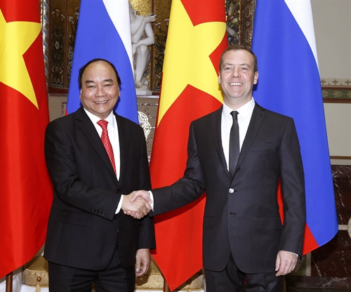 Thủ tướng Nguyễn Xuân Phúc hội đàm với Thủ tướng Liên bang Nga Dmitry Medvedev. Ảnh: Thống Nhất- TTXVN Thủ tướng Nguyễn Xuân Phúc hội đàm với Thủ tướng Liên bang Nga Dmitry Medvedev. Ảnh: Thống Nhất- TTXVN