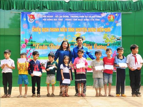 Các hoạt động trong chương trình đón xuân. Ảnh: K GỬIH -TTXVN Các hoạt động trong chương trình đón xuân. Ảnh: K GỬIH -TTXVN