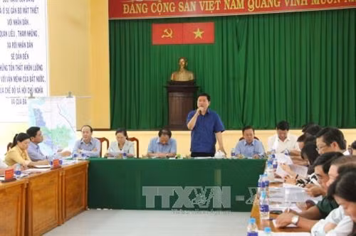 Bí thư Thành ủy Thành phố Hồ Chí Minh Đinh La Thăng phát biểu tại buổi làm việc với chính quyền và nhân dân huyện Cần Giờ. Ảnh: Nguyễn Chung - TTXVN