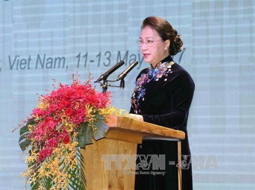 Chủ tịch Quốc hội Nguyễn Thị Kim Ngân với các đại biểu dự hội nghị. Ảnh: Doãn Tấn – TTXVN Chủ tịch Quốc hội Nguyễn Thị Kim Ngân với các đại biểu dự hội nghị. Ảnh: Doãn Tấn – TTXVN