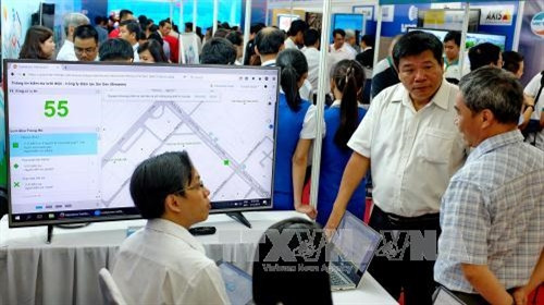 Khách tham quan Hội chợ. Ảnh: Thế Anh-TTXVN