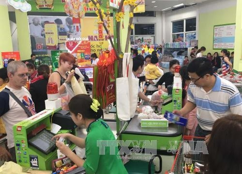 Ngày chủ nhật 22/1 tại siêu thị Big C Huế lượng khách hàng tăng lên nhiều lần so với bình thường. Ảnh: Quốc Việt - TTXVN Ngày chủ nhật 22/1 tại siêu thị Big C Huế lượng khách hàng tăng lên nhiều lần so với bình thường. Ảnh: Quốc Việt - TTXVN