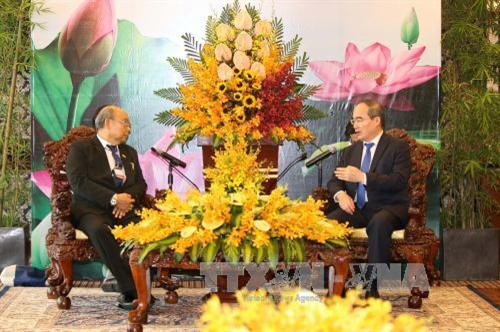 Bí thư Thành ủy Thành phố Hồ Chí Minh Nguyễn Thiện Nhân tiếp ông Man Uyn Khai Than, Chủ tịch Quốc hội Cộng hòa Liên bang Myanmar cùng đoàn đại biểu đang tham dự Hội nghị chuyên đề IPU khu vực Châu á - Thái Bình Dương. Ảnh: Thanh Vũ - TTXVN