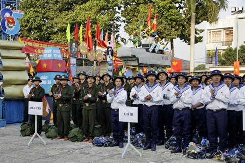Ngày 24/2/2016, Hội đồng Nghĩa vụ Quân sự Thành phố Hồ Chí Minh đồng tổ chức Lễ giao nhận quân năm 2016. Ảnh: Thế Anh- TTXVN Ngày 24/2/2016, Hội đồng Nghĩa vụ Quân sự Thành phố Hồ Chí Minh đồng tổ chức Lễ giao nhận quân năm 2016. Ảnh: Thế Anh- TTXVN