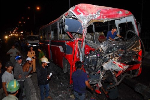 Hiện trường vụ tai nạn giao thông. Ảnh: Mạnh Linh- TTXVN Hiện trường vụ tai nạn giao thông. Ảnh: Mạnh Linh- TTXVN