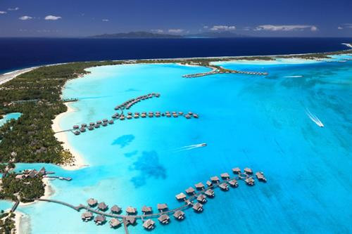 Đảo Bora Bora thuộc quần đảo Leeward của Pháp. Với nước biển màu xanh ngọc, san hô tuyệt đẹp và bãi cát trắng trải dài, hòn đảo nhỏ ở Nam Thái Bình Dương này được đánh giá là một trong những thiên đường trên trái đất. Ảnh: Layoverguide. Đảo Bora Bora thuộc quần đảo Leeward của Pháp. Với nước biển màu xanh ngọc, san hô tuyệt đẹp và bãi cát trắng trải dài, hòn đảo nhỏ ở Nam Thái Bình Dương này được đánh giá là một trong những thiên đường trên trái đất. Ảnh: Layoverguide.