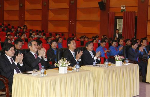 Các đại biểu dự buổi lễ. Ảnh: Văn Điệp – TTXVN Các đại biểu dự buổi lễ. Ảnh: Văn Điệp – TTXVN