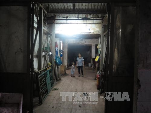 Chung cư xuống cấp trầm trọng ở TPHCM ảnh 4