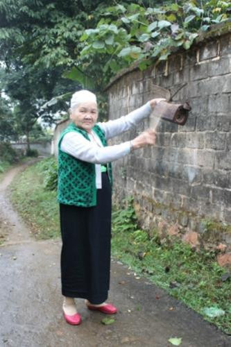 Từ nhiều ngày trước Tết, người Mường đã chuẩn bị sẵn mõ, đuốc để gọi trâu về ăn Tết. Ảnh: Theo vnexpress.net Từ nhiều ngày trước Tết, người Mường đã chuẩn bị sẵn mõ, đuốc để gọi trâu về ăn Tết. Ảnh: Theo vnexpress.net