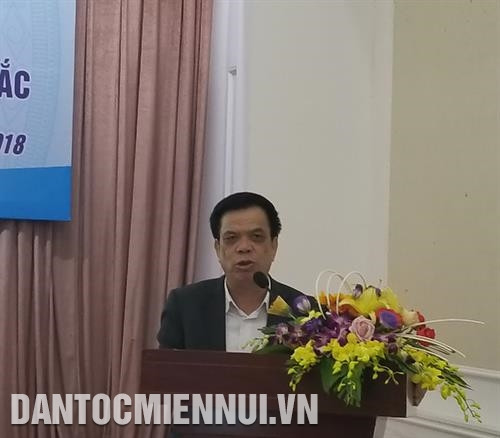 PGS. TS Nguyễn Tất Viễn, báo cáo viên pháp luật Trung ương trình bầy tại Hội nghị. Ảnh: Hoàng Tâm PGS. TS Nguyễn Tất Viễn, báo cáo viên pháp luật Trung ương trình bầy tại Hội nghị. Ảnh: Hoàng Tâm