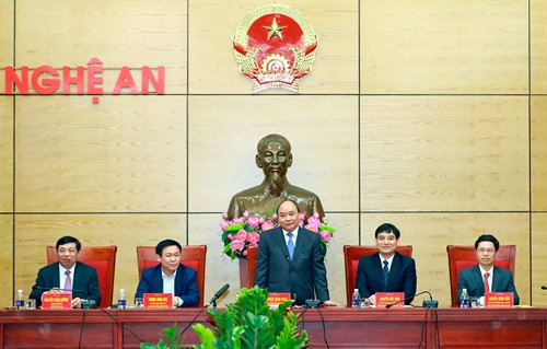 Thủ tướng Nguyễn Xuân Phúc phát biểu chỉ đạo tại buổi làm việc. Ảnh: Thống Nhất-TTXVN