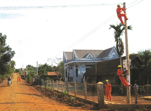 Kéo điện về phục vụ đồng bảo ở vùng sâu, vùng xa