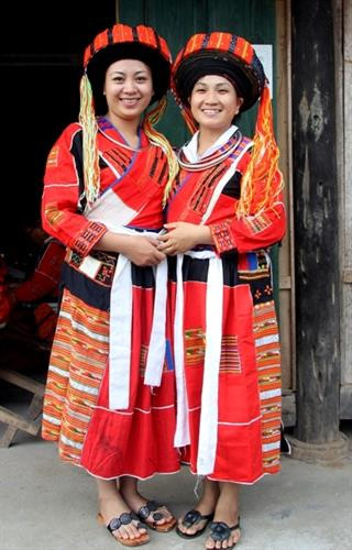 Độc đáo nghề dệt thổ cẩm của người Pà Thẻn ảnh 1 Độc đáo nghề dệt thổ cẩm của người Pà Thẻn ảnh 1