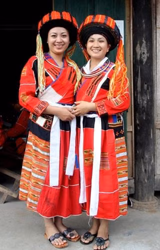 Độc đáo nghề dệt thổ cẩm của người Pà Thẻn ảnh 1