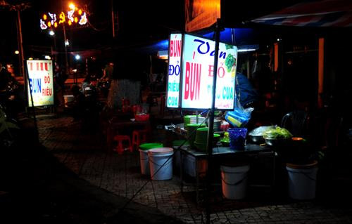 Bún đỏ - món ăn bình dân về đêm nổi tiếng ở Ban Mê ảnh 1