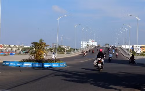 Cầu 3/2 tại khu lấn biển xây dựng khu đô thị mới thành phố Rạch Giá (Kiên Giang).